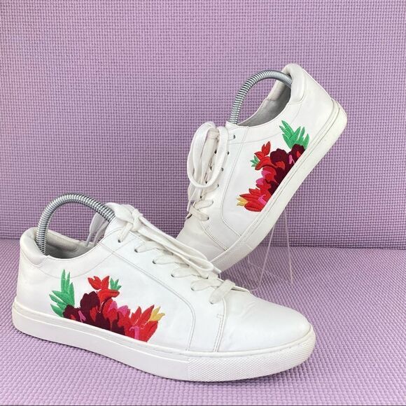 G.H. Bass & Co. Siri Floral Embroidered Lace Up Sneaker White 9 - Picture 1 of 10